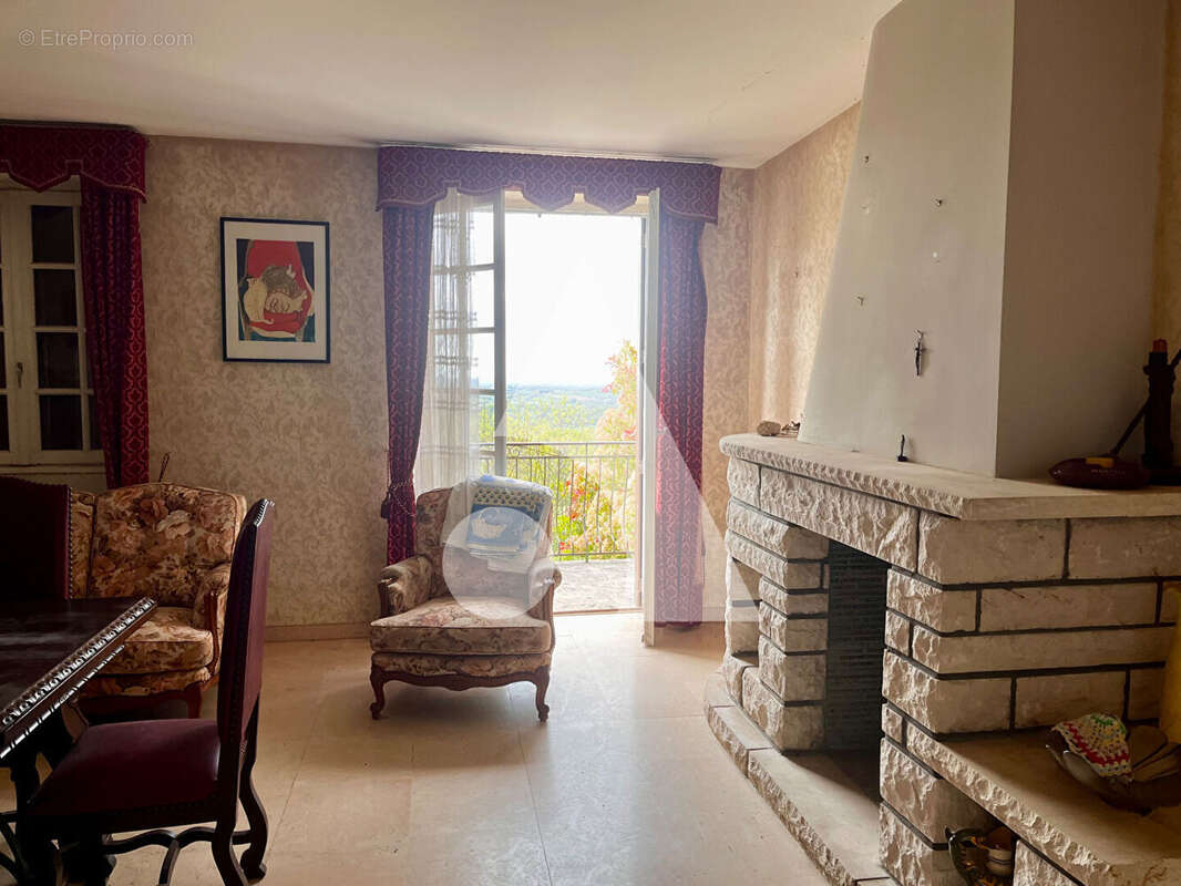 Maison à LACAPELLE-MARIVAL