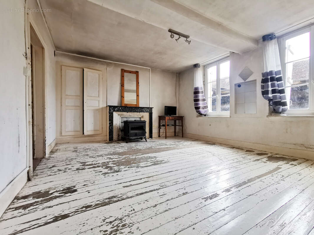Belle Propriété à rénover ! - photo 2