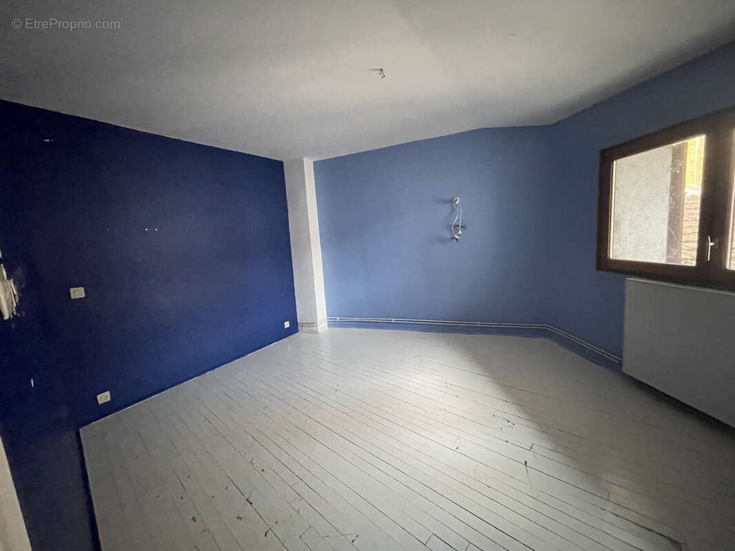 Appartement à L'ARBRESLE