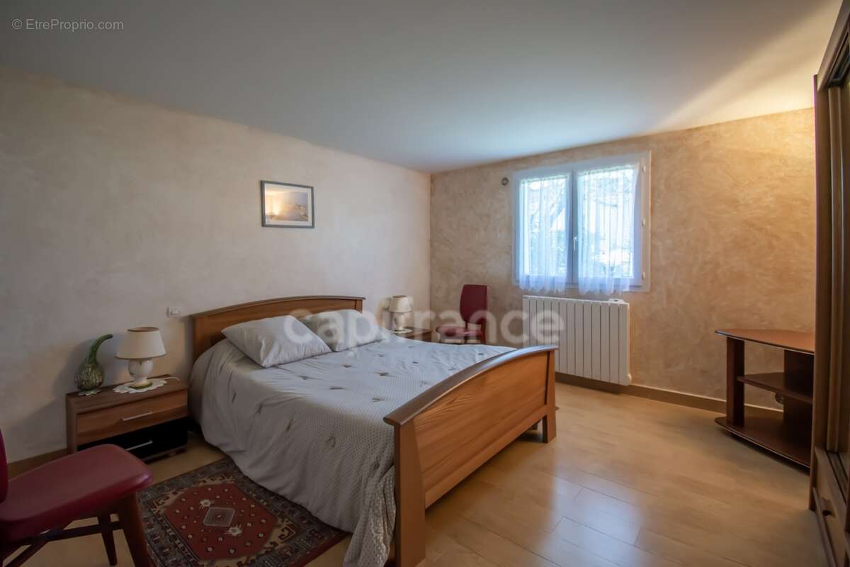 Vaux-sur-mer – maison 160 m² avec piscine, à proximité de pontaillac - photo 12