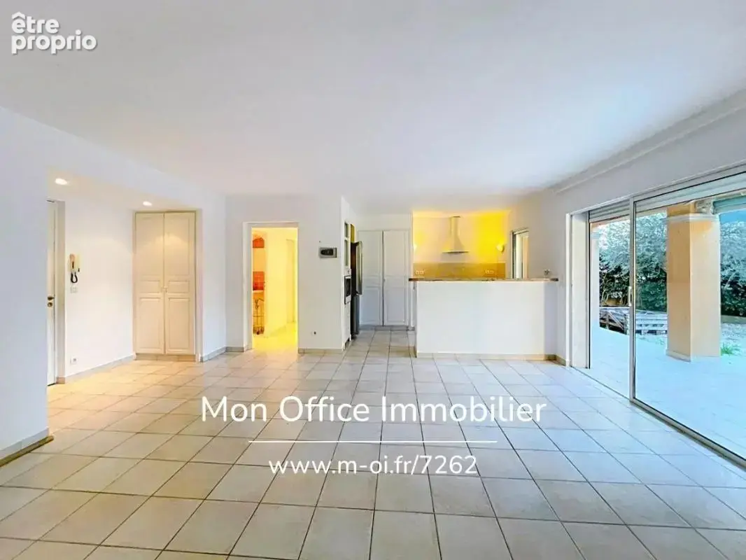 Référence : 7262-les - appartement t3 avec garage et grand jardin au centre du village de cogolin - photo 2