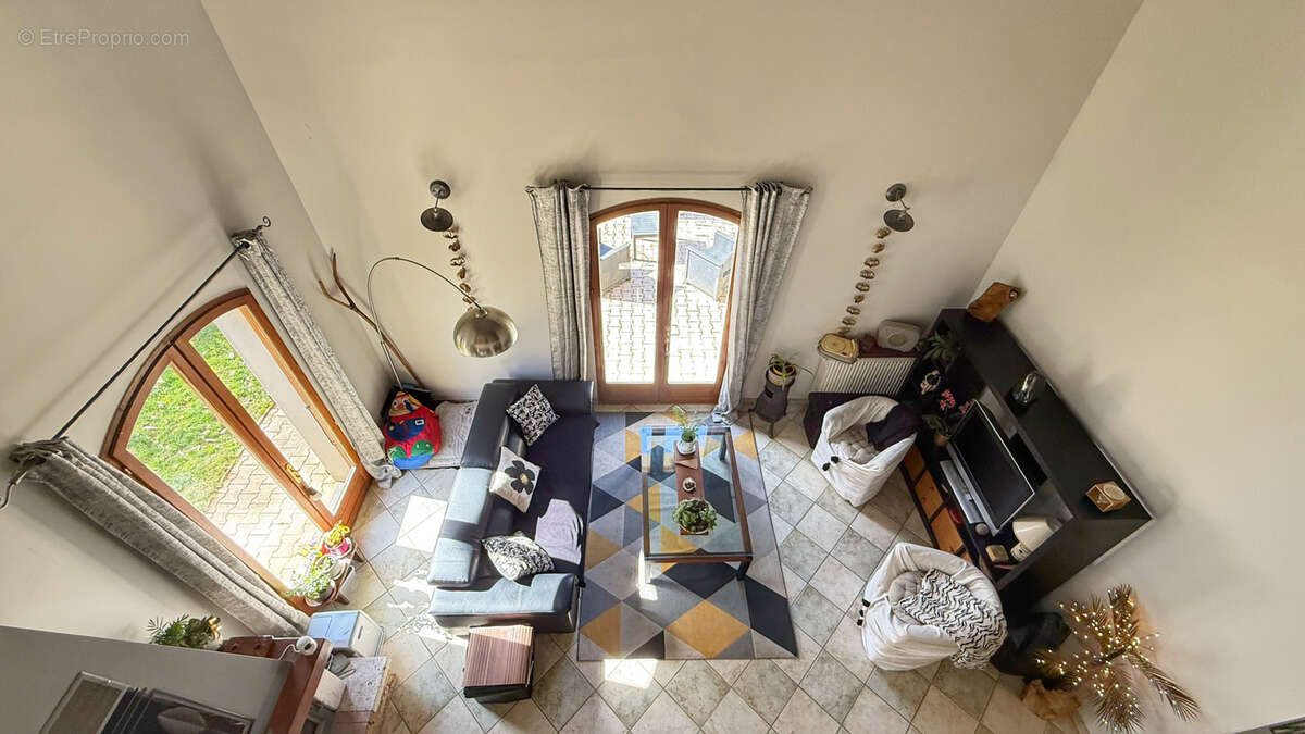 Maison à CHARNECLES