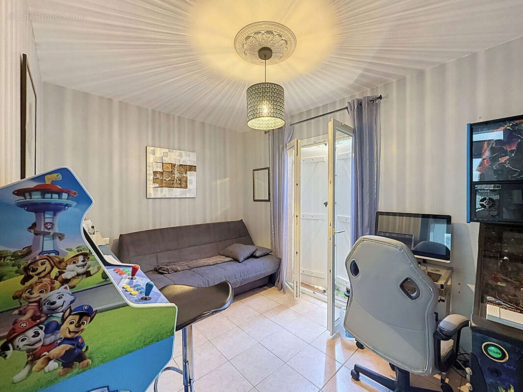 À VENDRE ? Superbe villa de plain-pied de 124 m² avec piscine à Mezzavia - photo 9