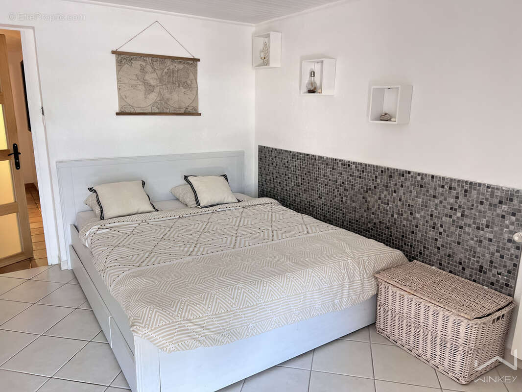 Maison à LA GARDE-ADHEMAR