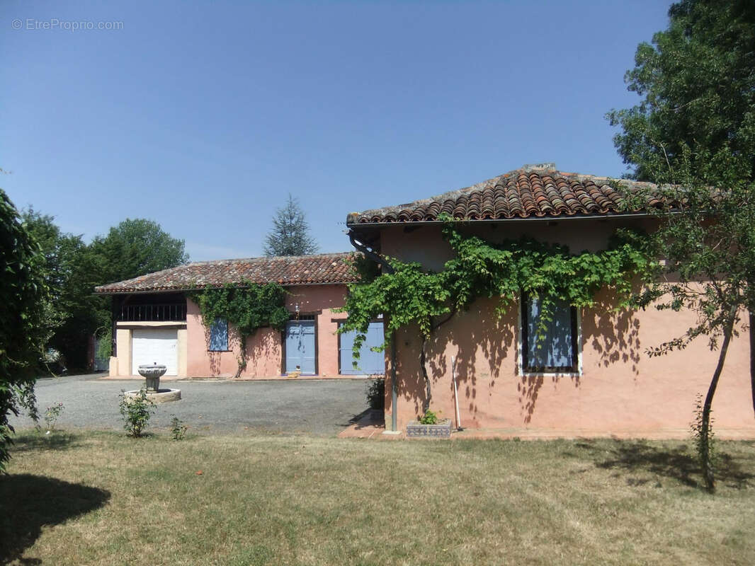 Maison à MONBARDON