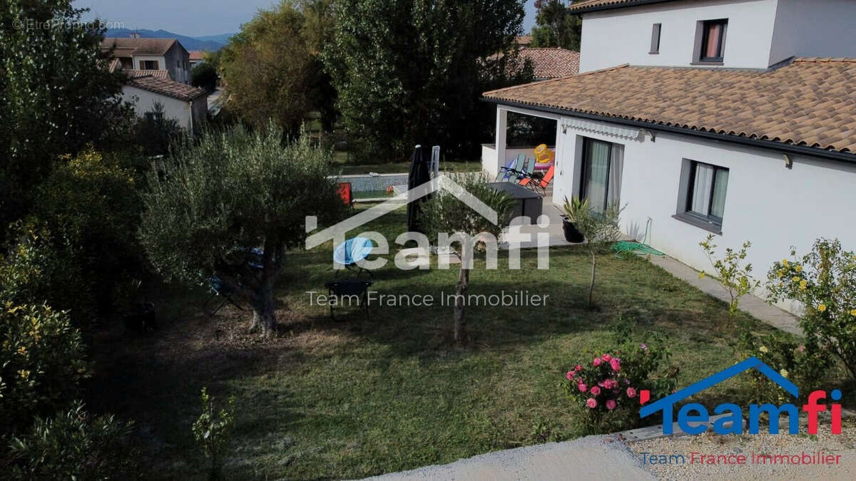 Maison à SAINT-HILAIRE-DE-BRETHMAS