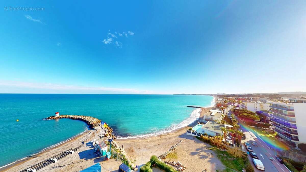 Appartement à VILLENEUVE-LOUBET