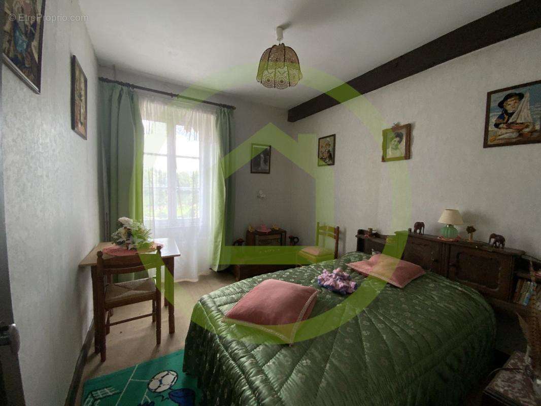 Maison à CHATELUS-MALVALEIX