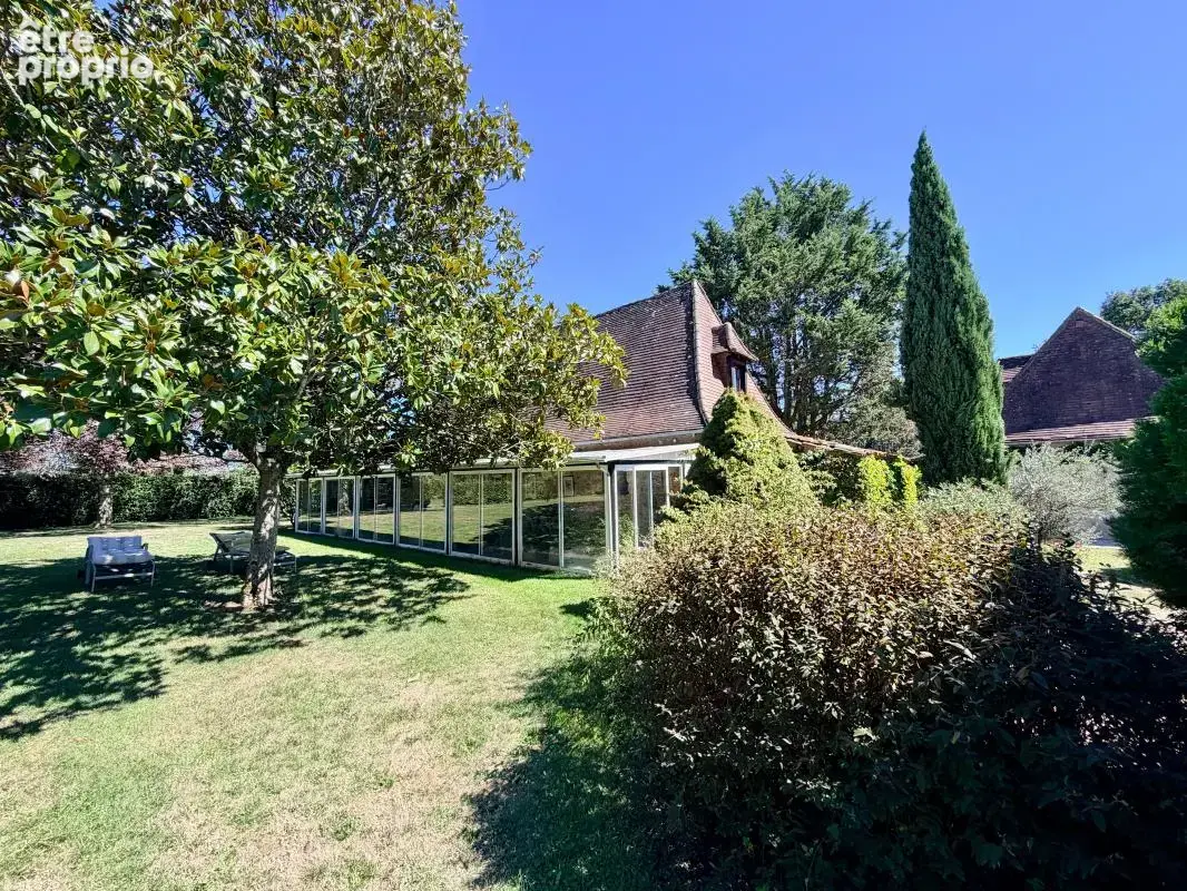 Trois maisons en pierre, piscine et étang - photo 36