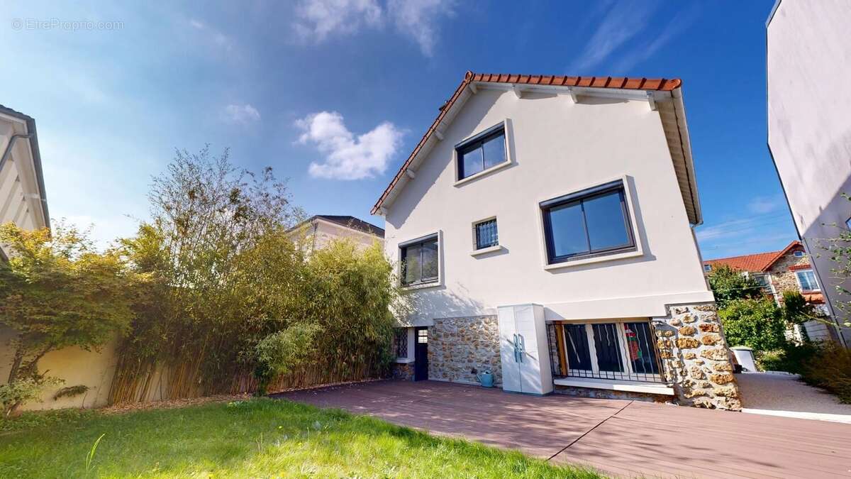 Maison à LIVRY-GARGAN