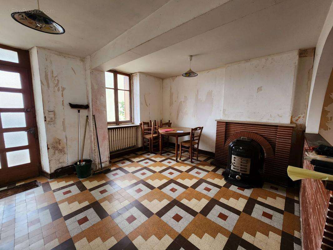 Maison à SARGE-SUR-BRAYE