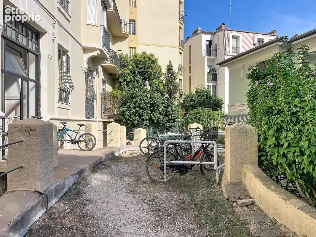 Élégant 2 pièces au calme dans un bel immeuble Art Déco - photo 11