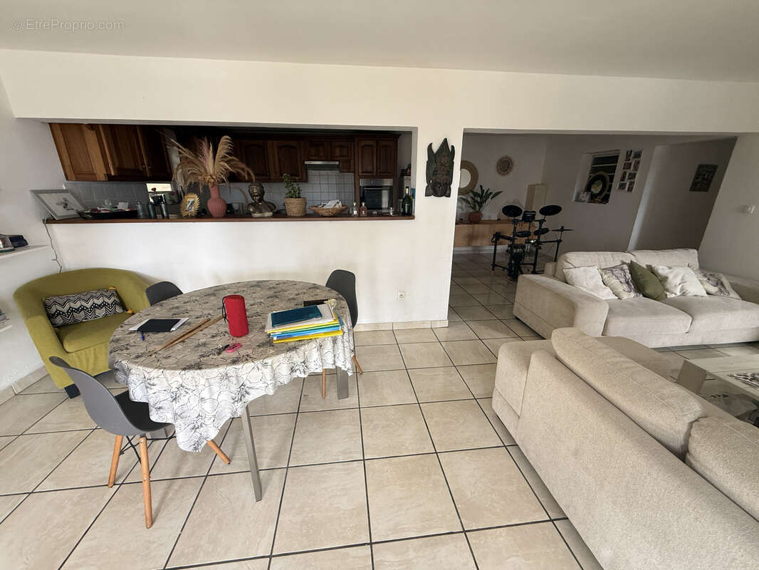 À vendre   appartement f3/4 de 98 m2 avec jardin à la saline les hauts  vendu loué - photo 4
