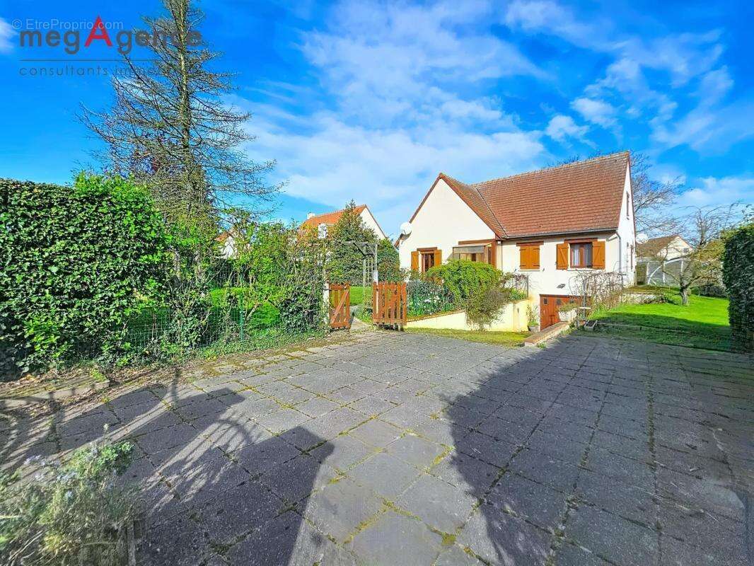Maison à SANNERVILLE