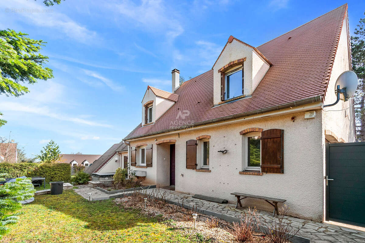 Maison Chambourcy 8 pièce(s) 204m2 - photo 2