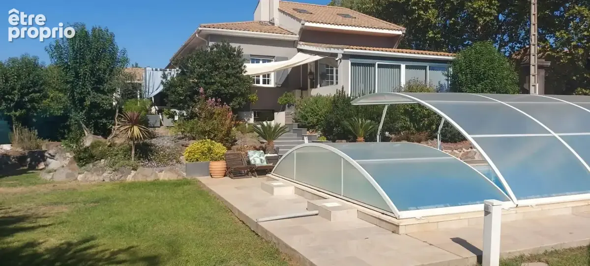 AGDE - Belle maison familiale de 148m² environ sur une parcelle de 862m² avec piscine, forage et dépendance - photo 2