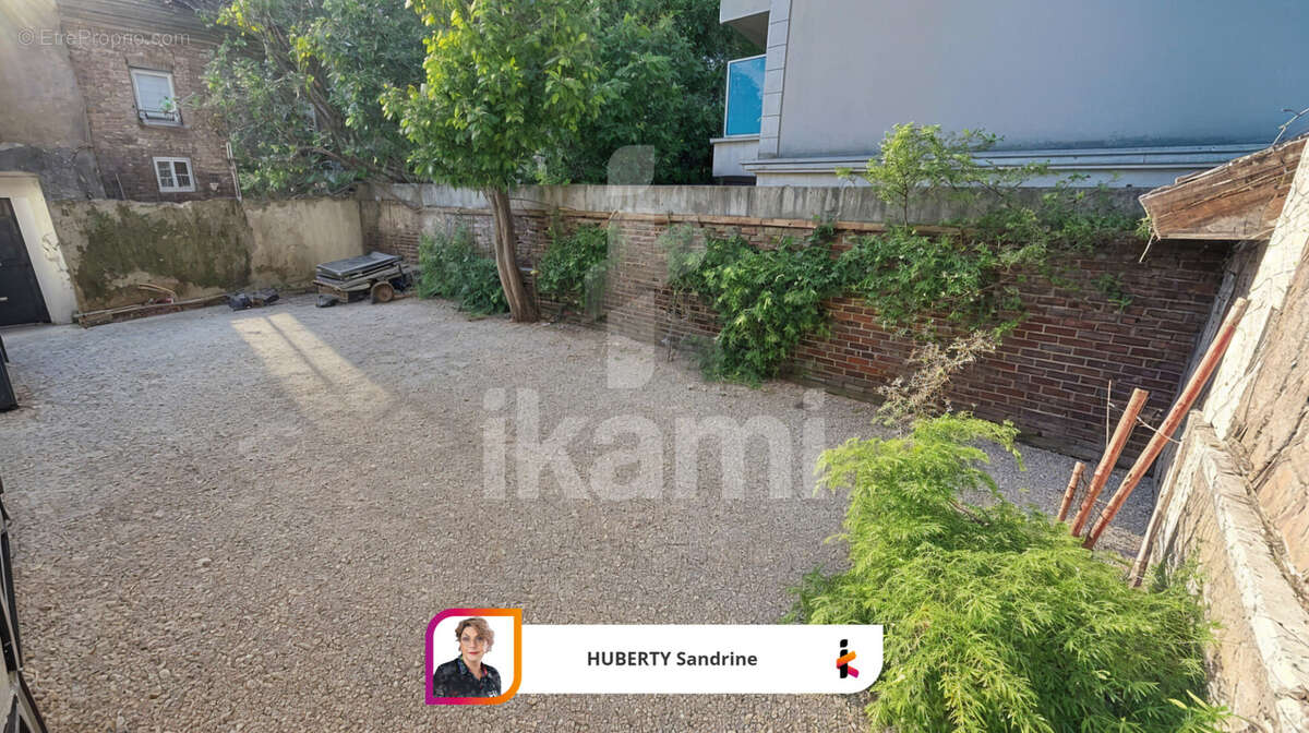 Livry Gargan, secteur Jacob grande maison de 220 m2 idéal artisan ou profession libérale - photo 25