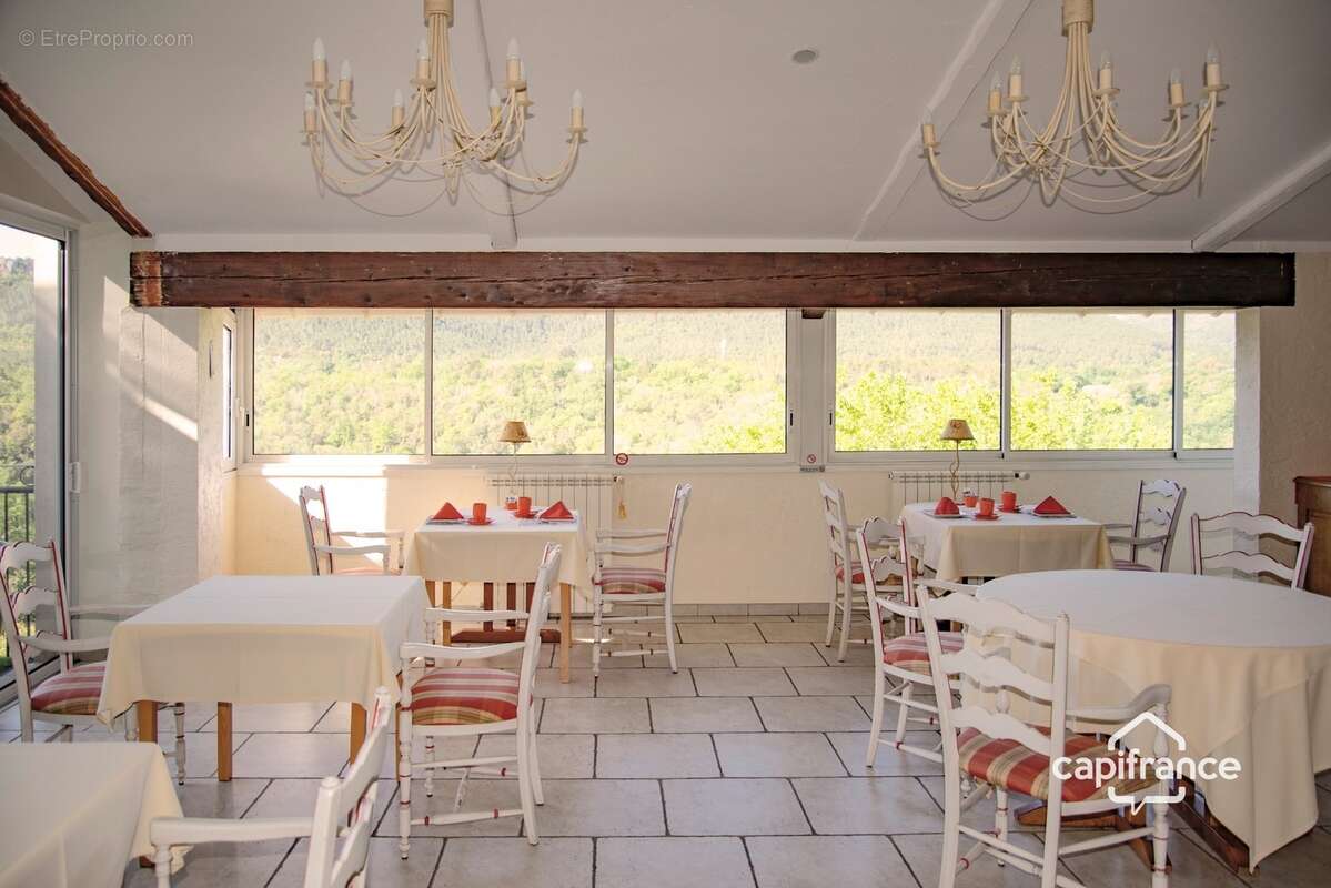 Maison d'hôtes de charme avec piscine à vendre à BAGNOLS EN FORET (83) - photo 6