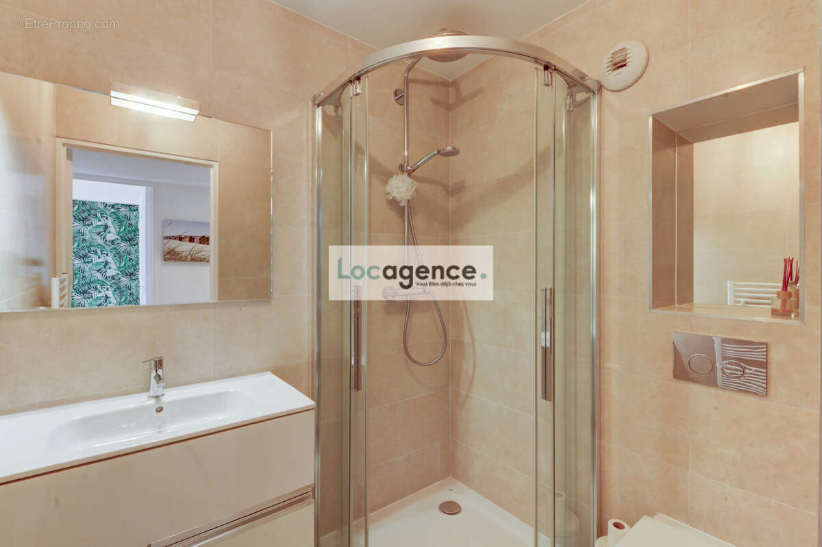 Appartement à MANDELIEU-LA-NAPOULE