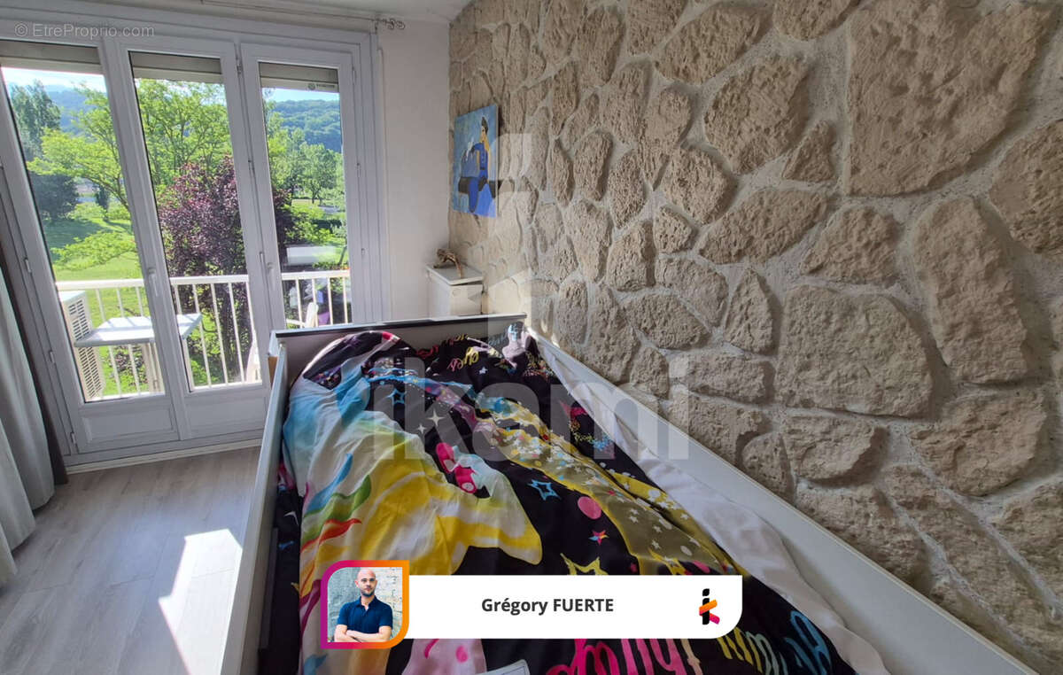 Appartement à LE PONT-DE-CLAIX