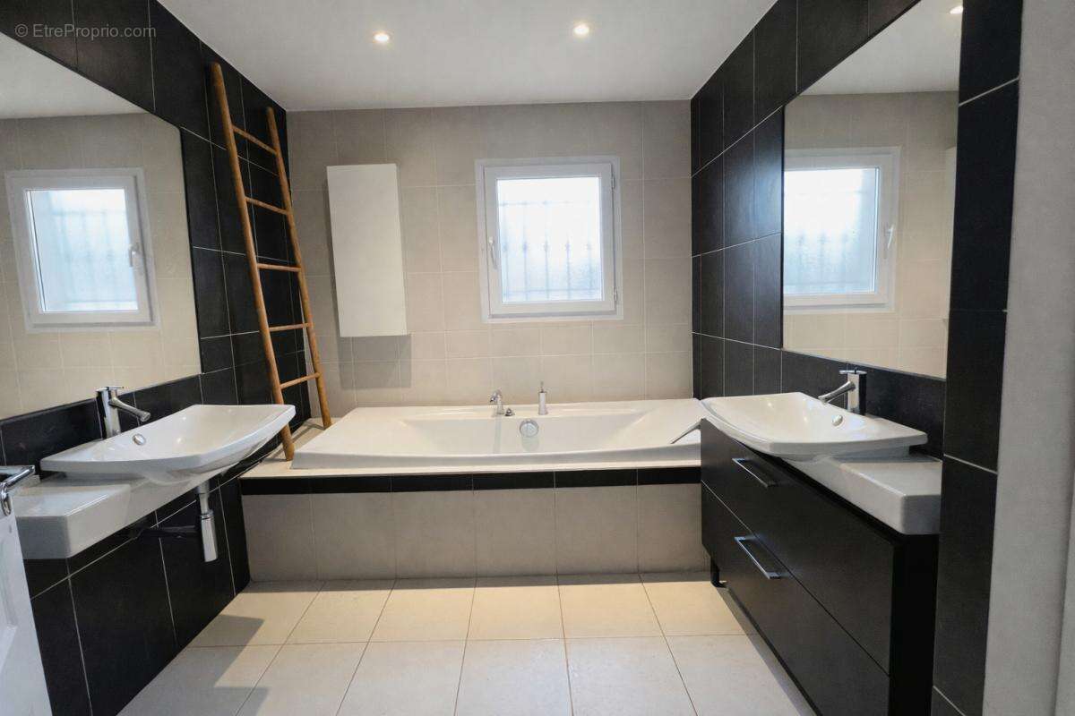 Maison à PORT-DE-BOUC