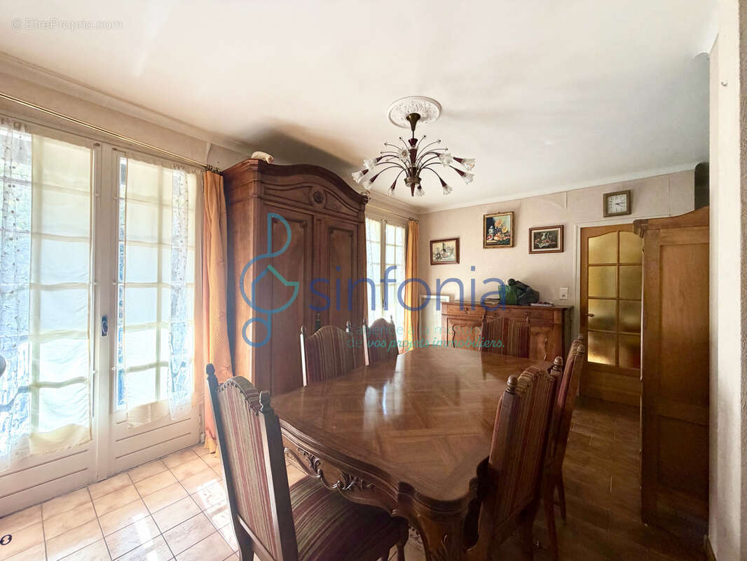 Nîmes   Maison de 120 m2 avec appartement indépendant de 45 m2, 2 garages et jardin - photo 8
