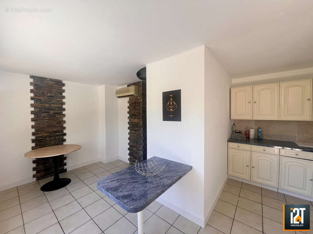 Maison à VEZENOBRES