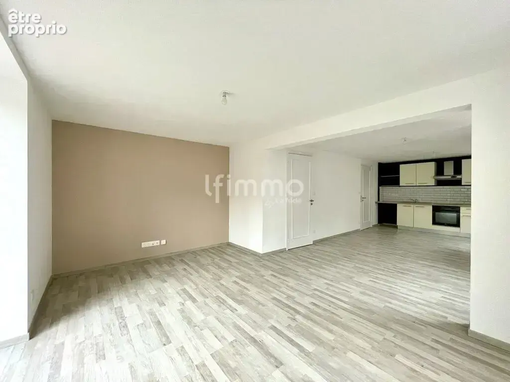 Appartement 3/4 pièces avec terrasse et parking - photo 2