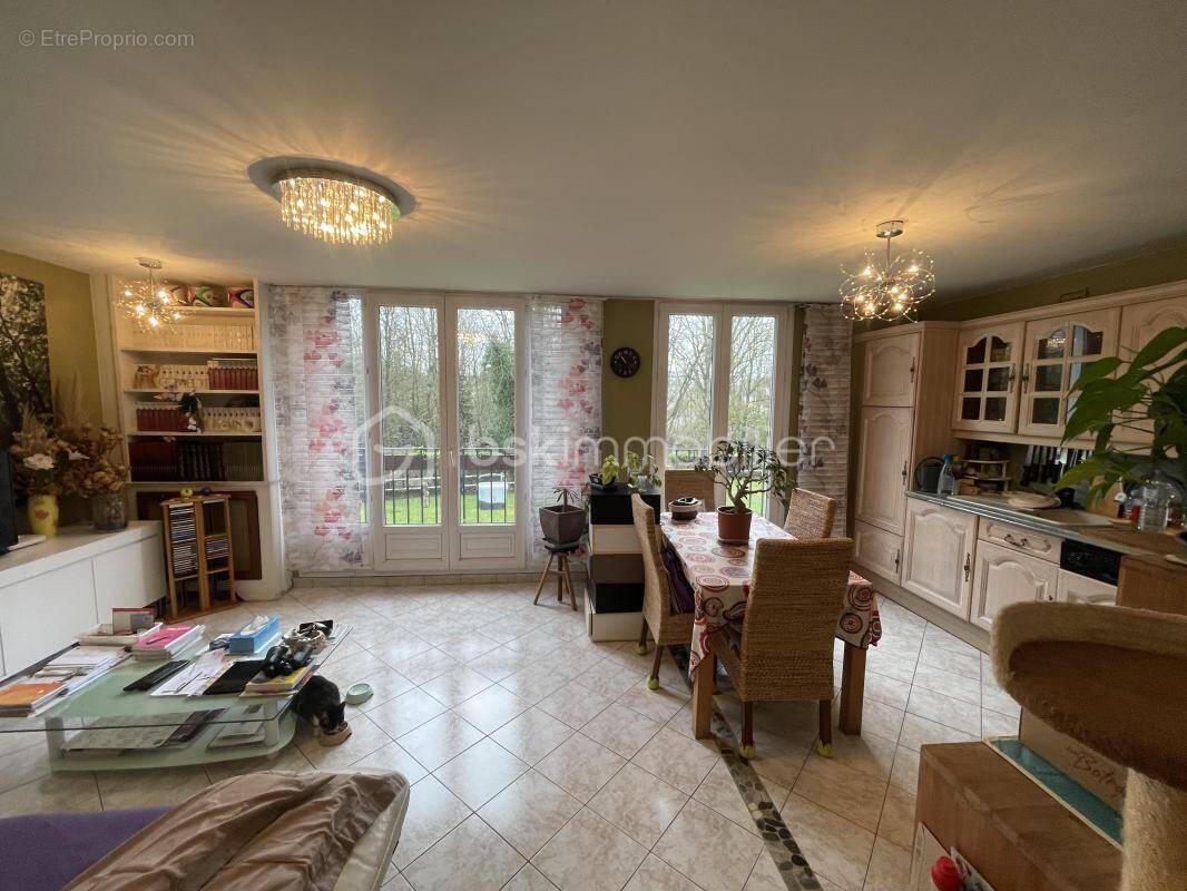 Appartement à SAINT-GERMAIN-LES-ARPAJON