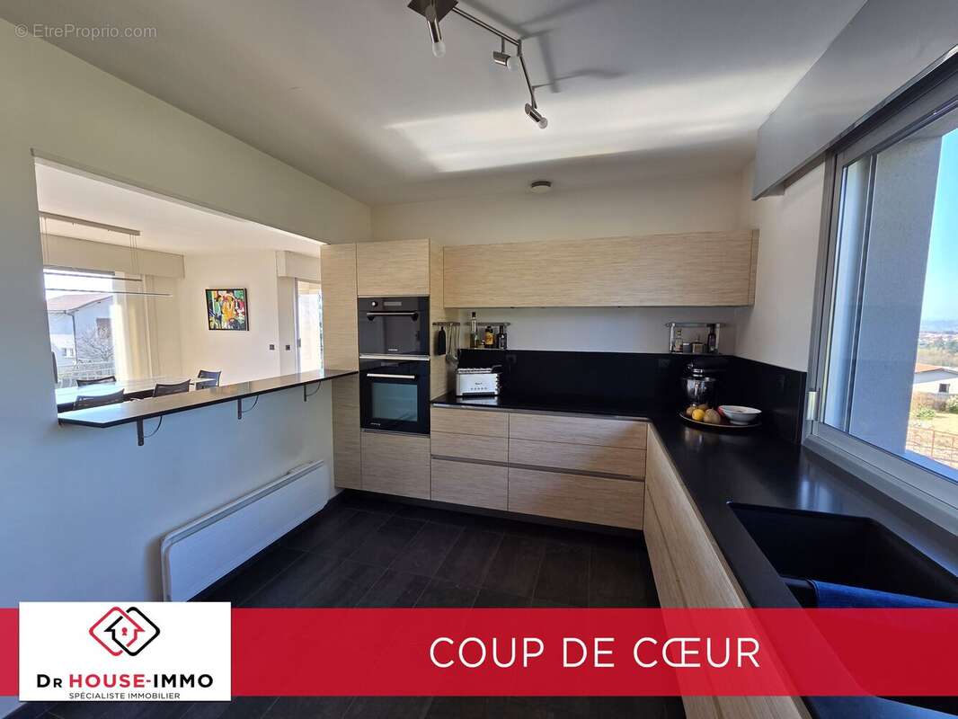 Maison à LA TOUR-DE-SALVAGNY