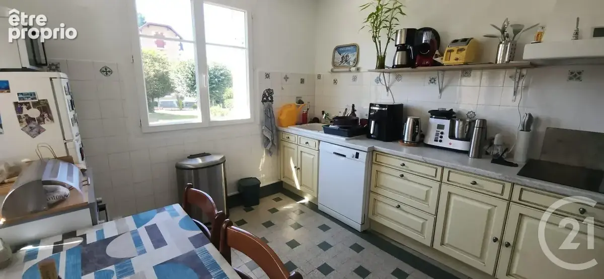 Maison 8 pièces 170 m² à vendre à Le Rouget (15290) - photo 2