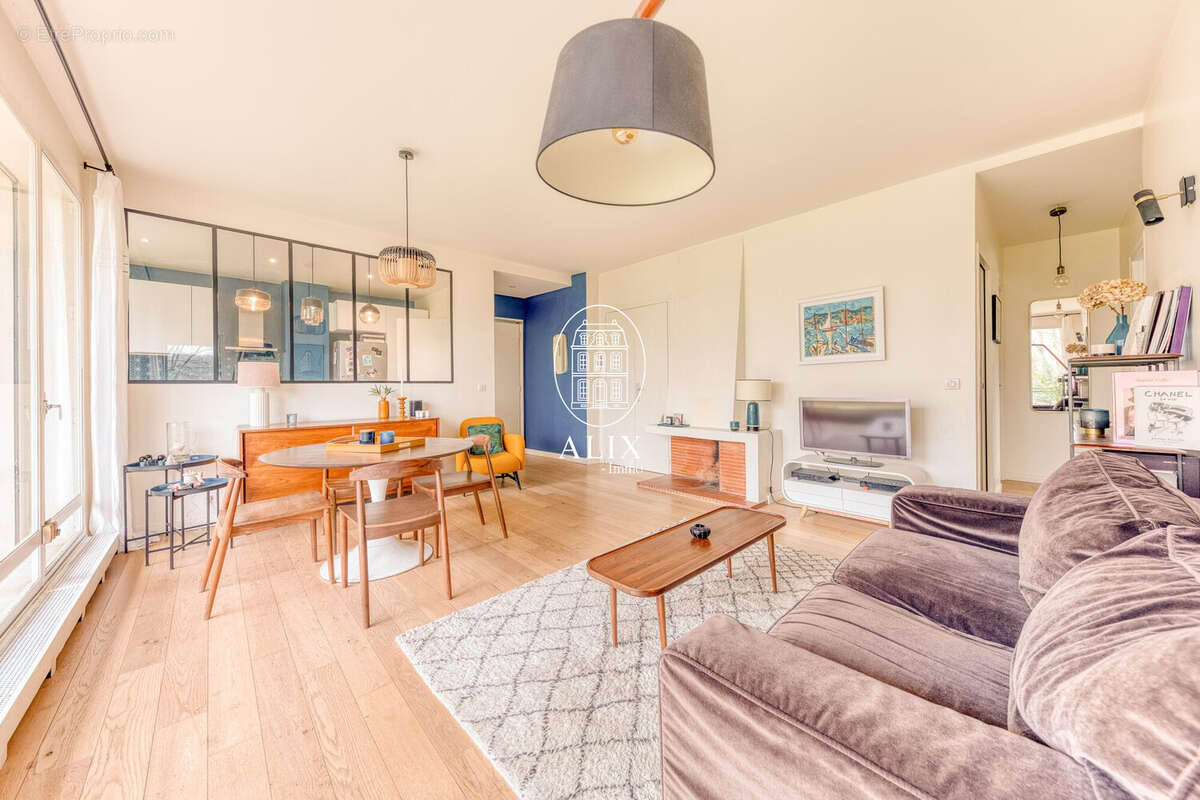 Appartement à MARNES-LA-COQUETTE