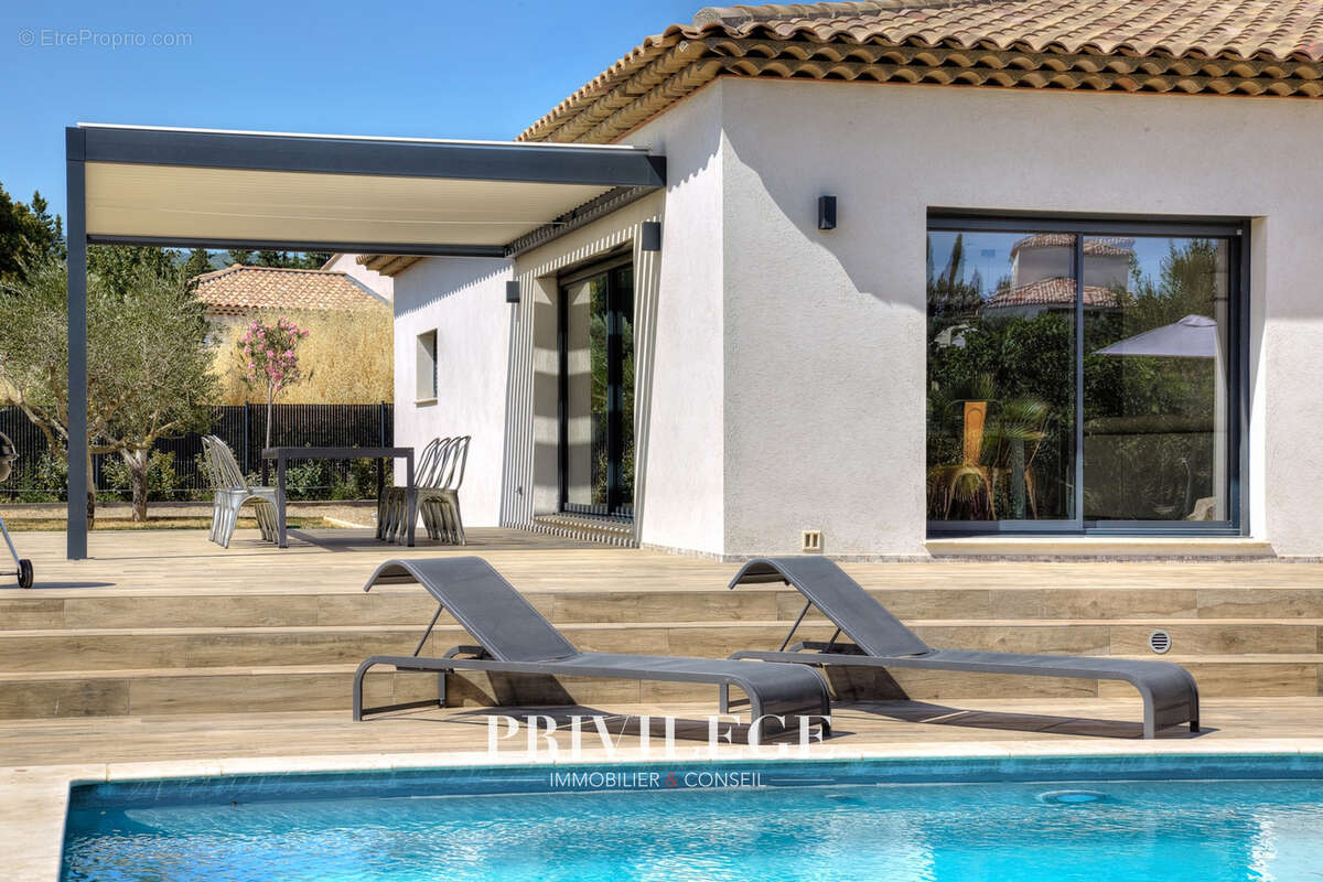 Aups — Exclusivité — Maison neuve avec piscine, prestations soignées et potentiel d’évolution - photo 34