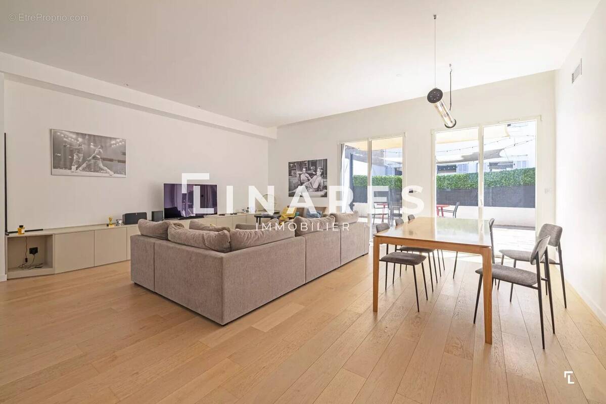 Appartement à MARSEILLE-1E