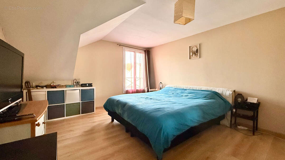 Maison à CORBEIL-ESSONNES