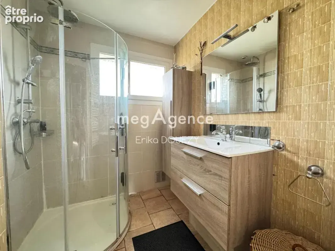 Maison sous-sol 110m², 3 chambres, jardin confortable - photo 6