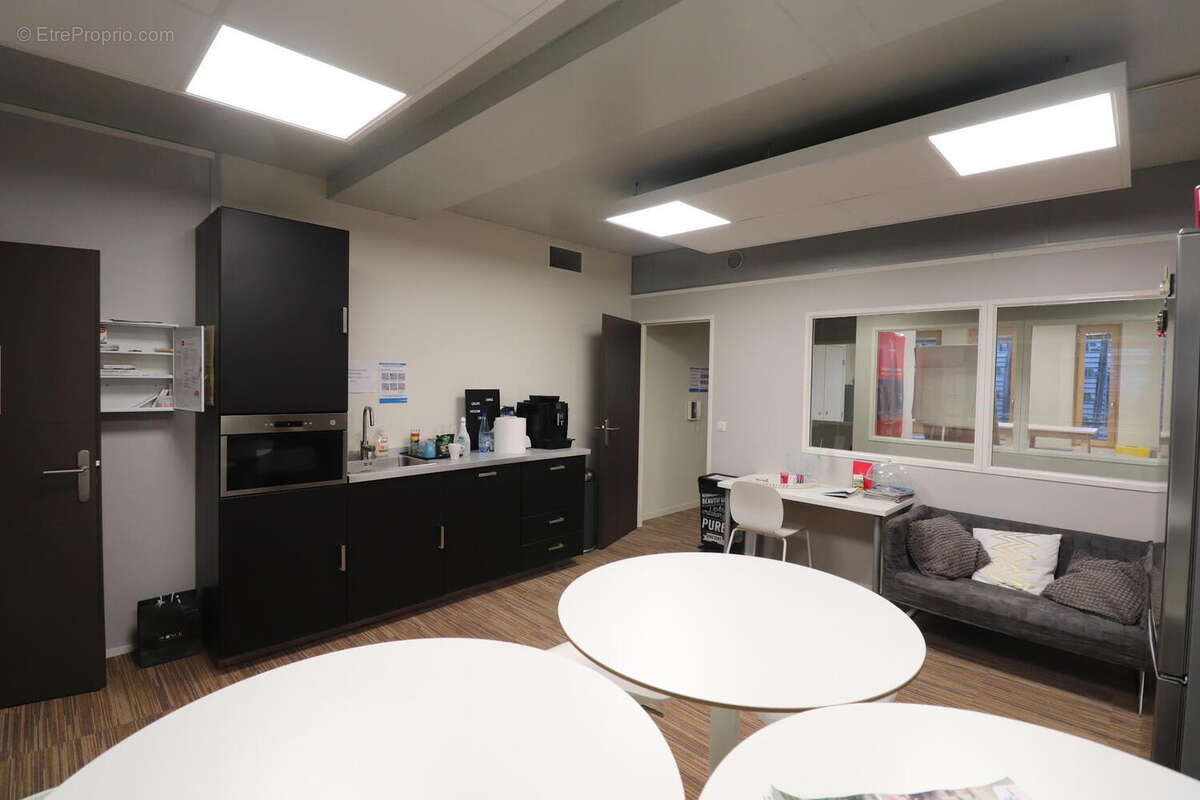 Photo 7 - Commerce à JONAGE