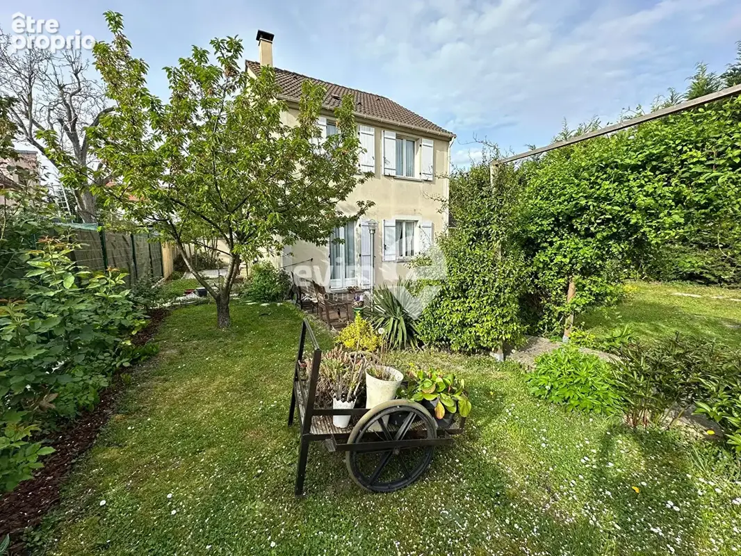 Maison familiale avec dependance  sur 550 m² de terrain - photo 3