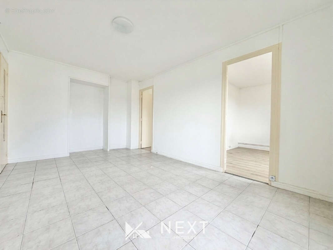 Appartement à SAINT-MARTIN-D'HERES