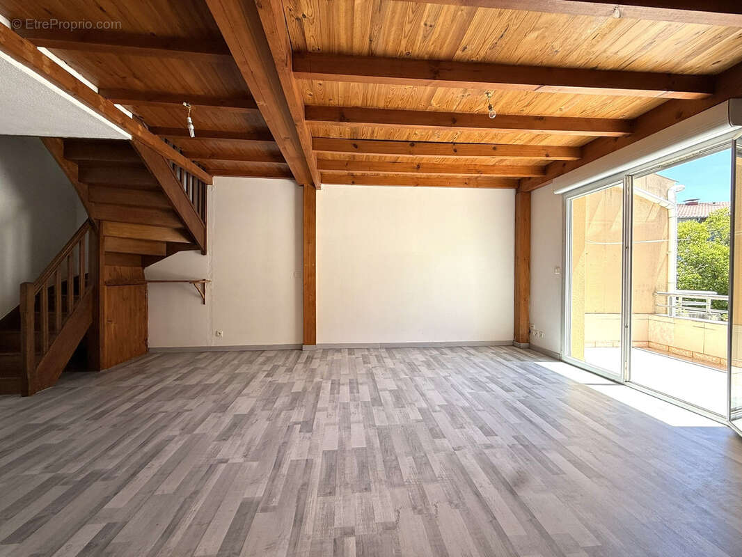 En exclusivité ! Apt T4 de 89 m2 en duplex avec terrasse et garage au centre de Castanet ! - photo 2