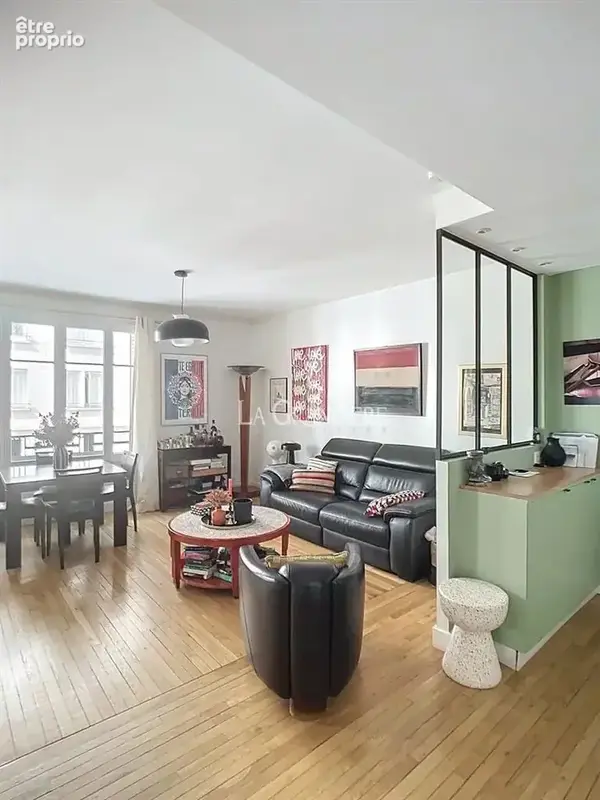 Appartement à PARIS-16E