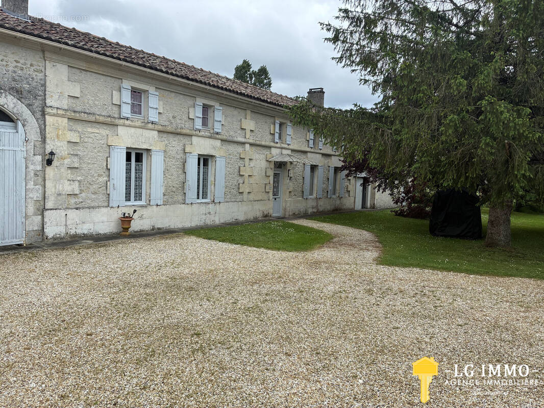Maison à MESSAC