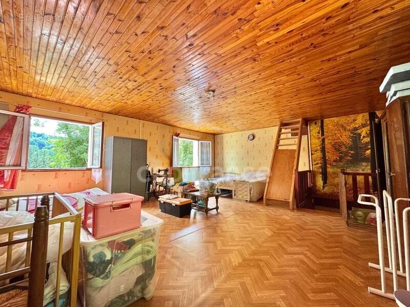 Maison à FERRIERES-SUR-SICHON