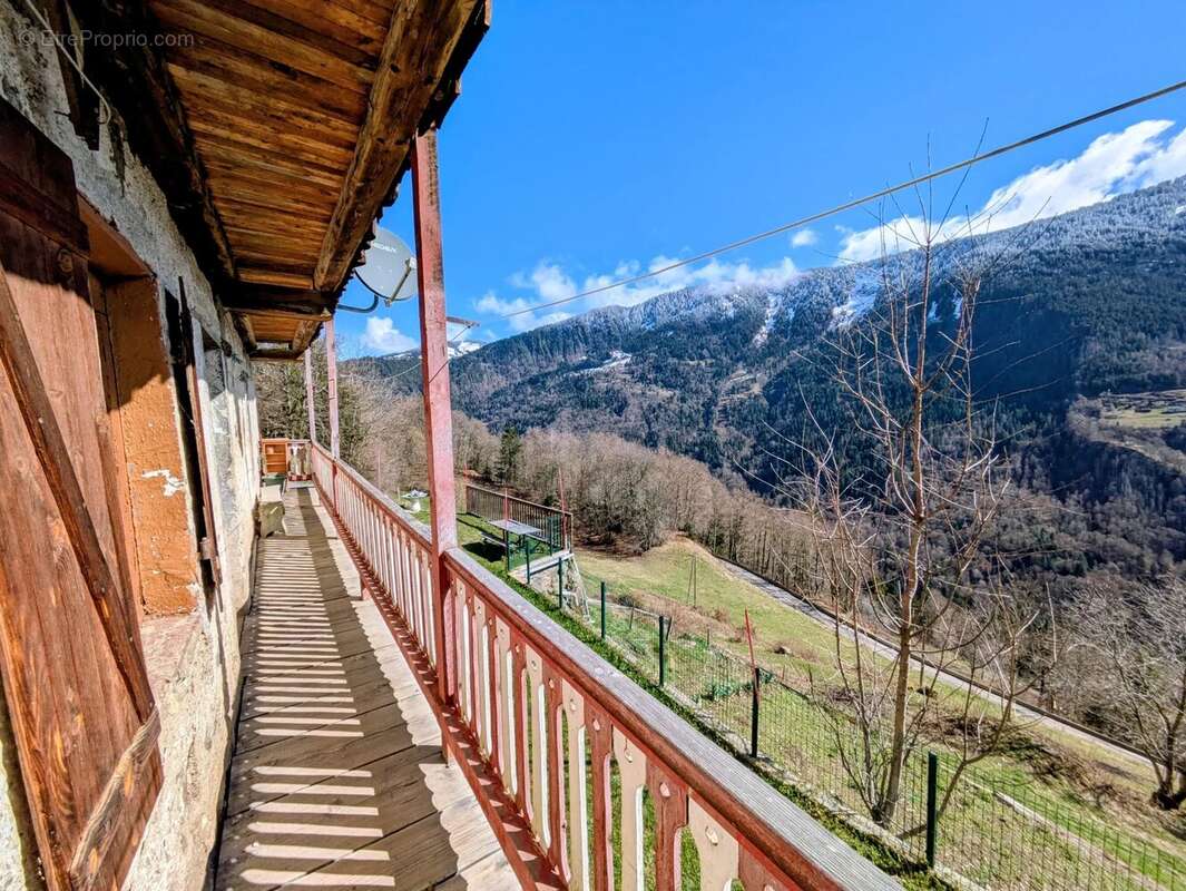 Maison à UGINE