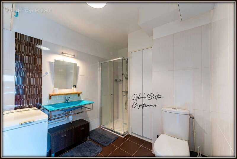 Appartement à VAUJOURS