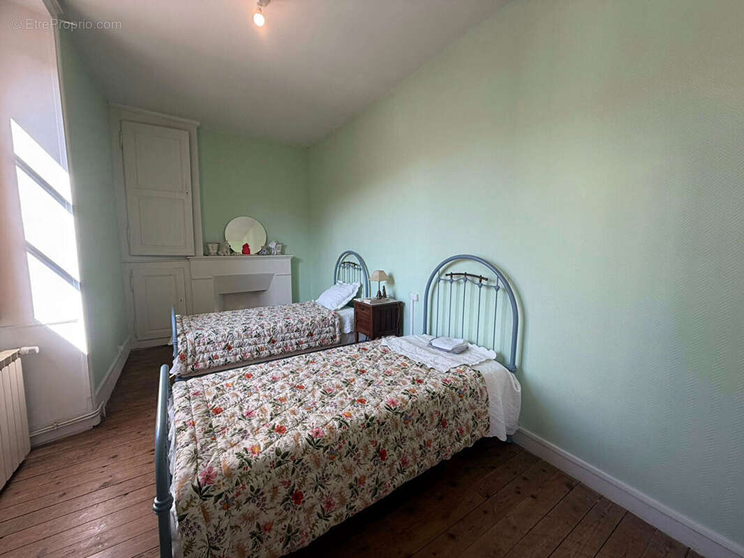 Maison à MAGNAC-LAVAL
