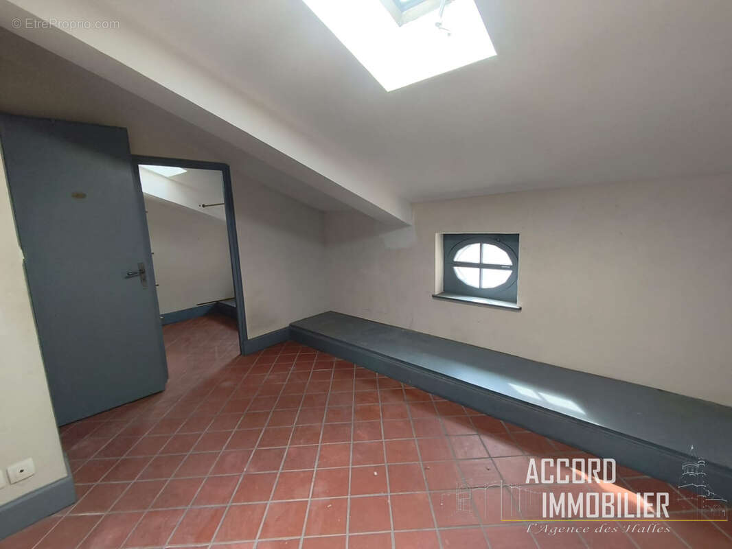 Duplex- 58.37m2- beziers rue pietonne - photo 6