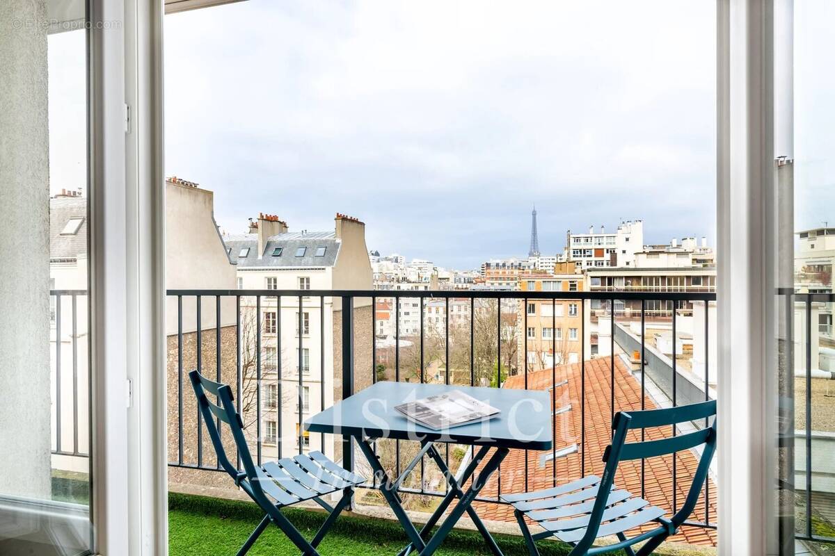 Appartement à PARIS-15E