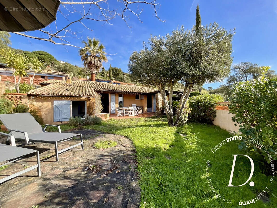 Maison à LA LONDE-LES-MAURES