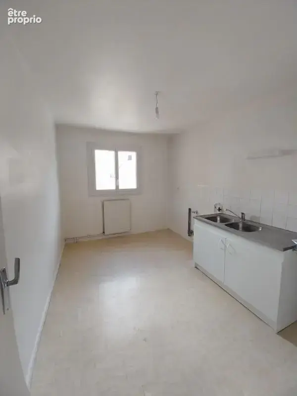 Appartement T4 A NANTES proche ZOLA- 3ème étage - photo 6